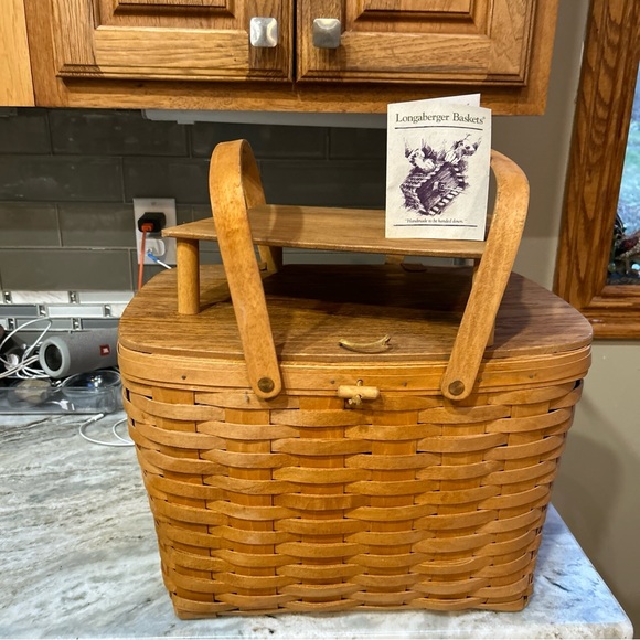 Longaberger Accents Longaberger Large Picnic Basket With Lid And